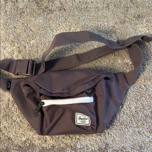NWOT🍍 HERSCHEL SUPPLY CO. Pop Quiz Hip Pack🍍width 13”🍍depth 7”